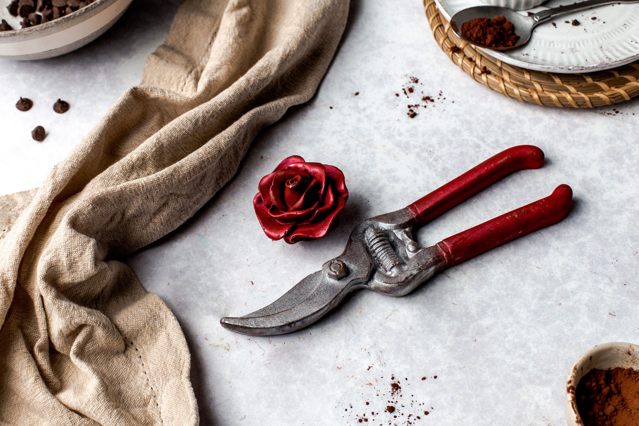 Sacateurs & Red Rose Detail